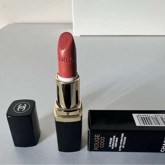 Chanel Rouge Coco Lipstick - Black and White - Picture 5 of 5